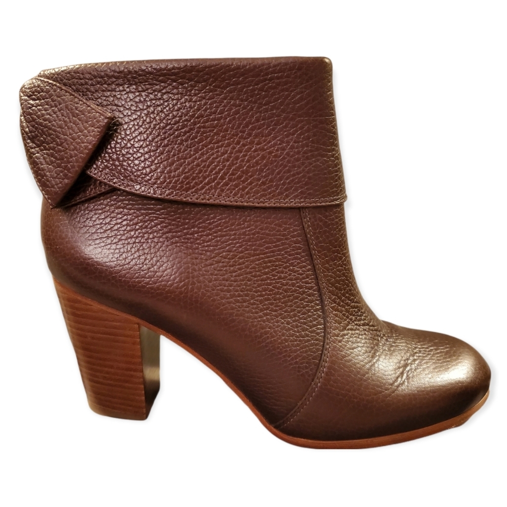 kate spade Lanise Cuffed Boot Women's size 9